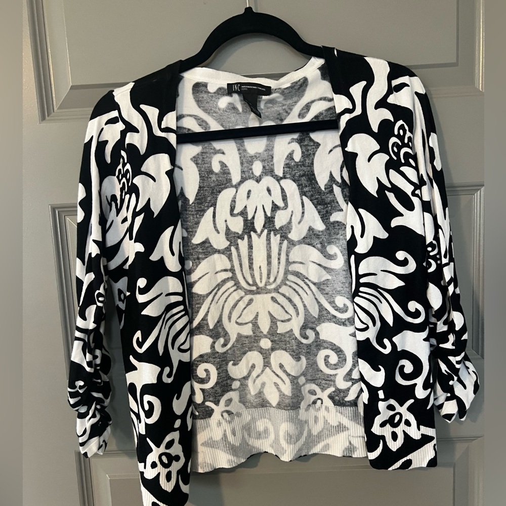 INC International Concepts Black and White Floral Cardigan Size Small Petite